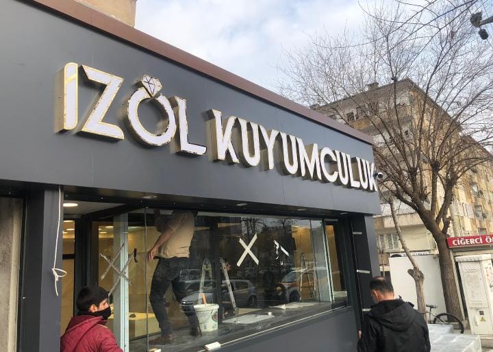 Aynı Gün Teslim: Acil Kaşe Yapımı